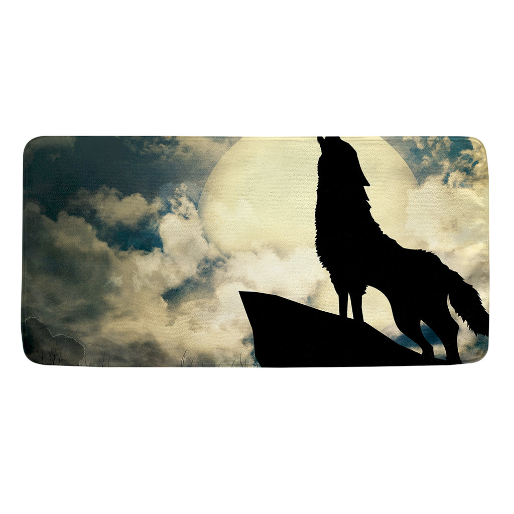 Wolf Howling At The Full Moon Print Towel