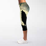 Wolf Howling At The Full Moon Print Women's Capri Leggings