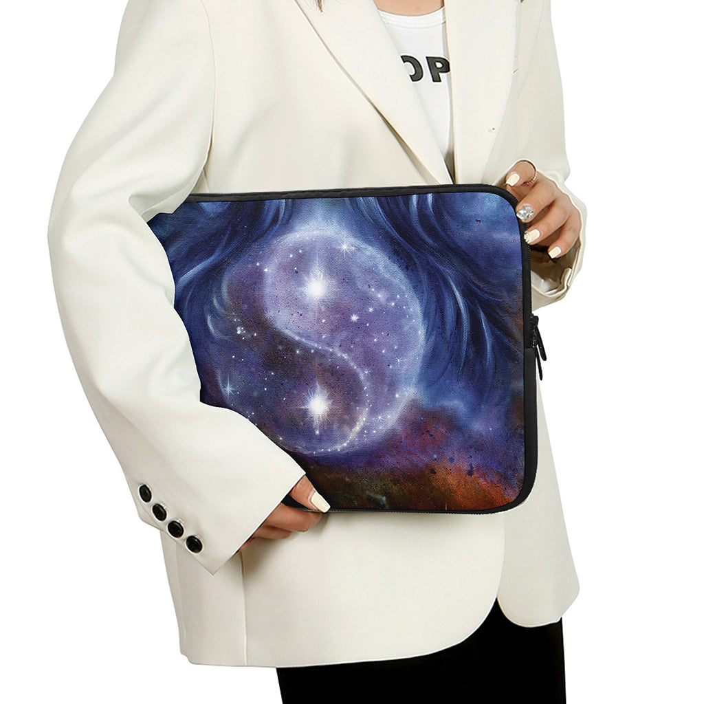 Woman Space Yin Yang Painting Print Laptop Sleeve