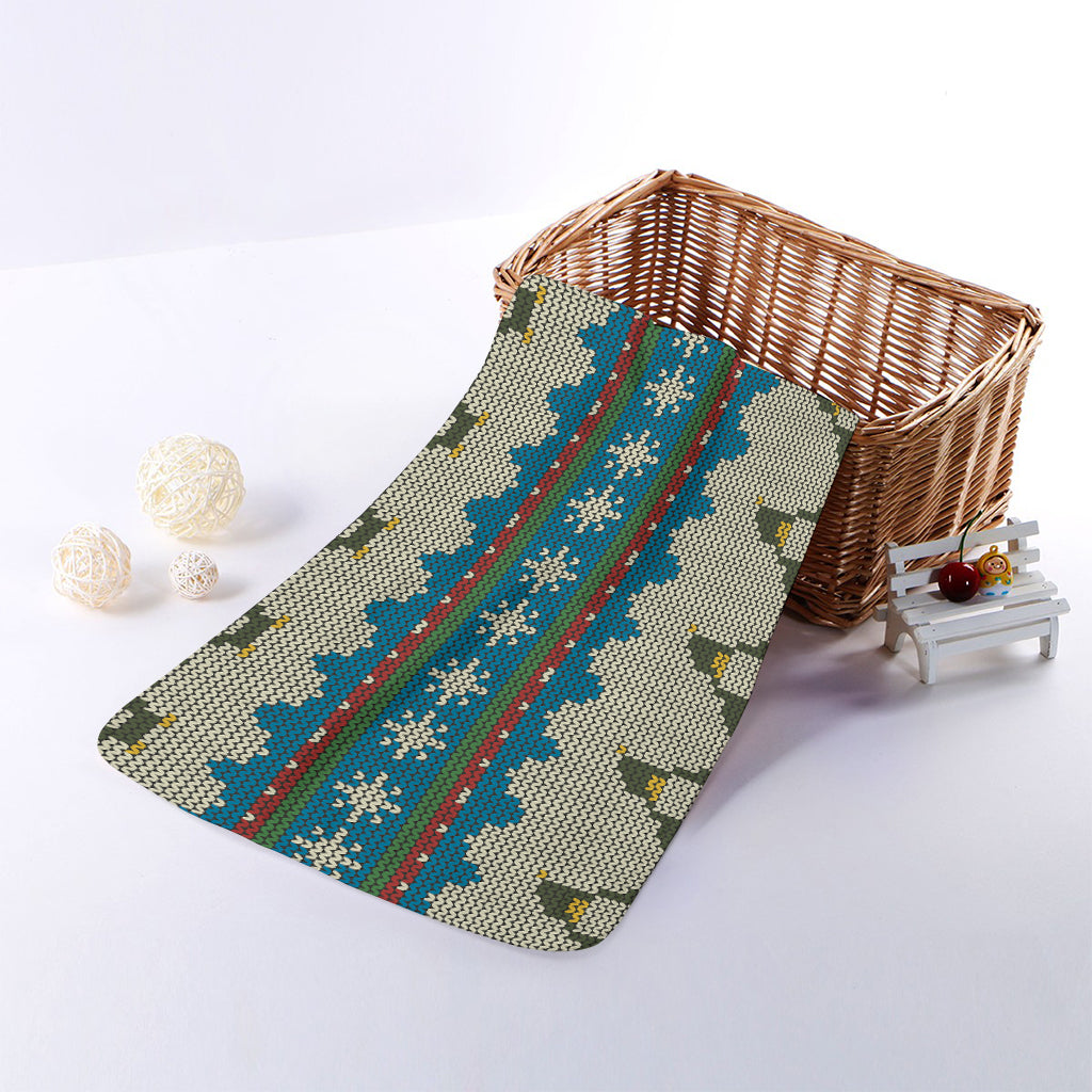 Xmas Penguin Pattern Print Towel