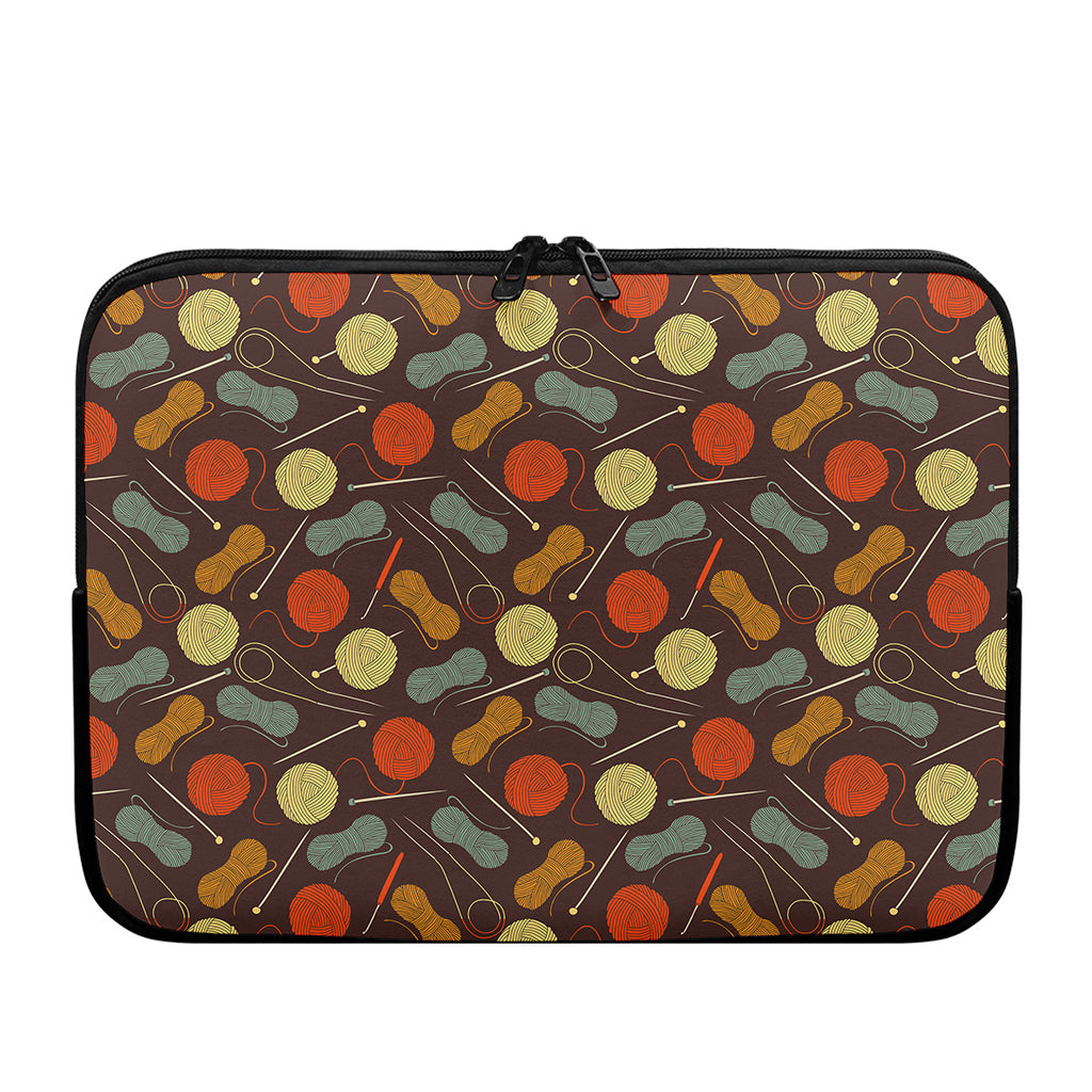 Yarn And Needle Pattern Print Laptop Sleeve