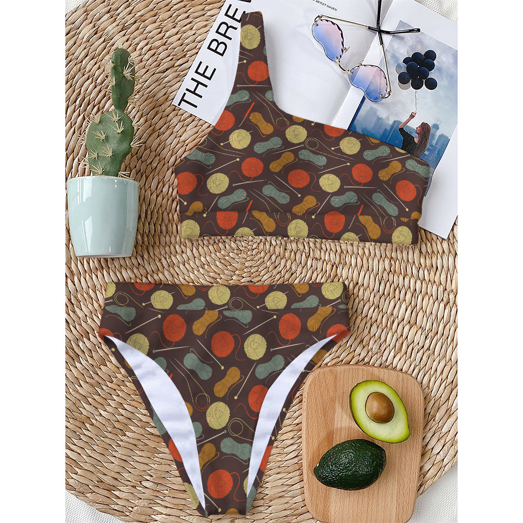 Yarn And Needle Pattern Print One Shoulder Bikini Top