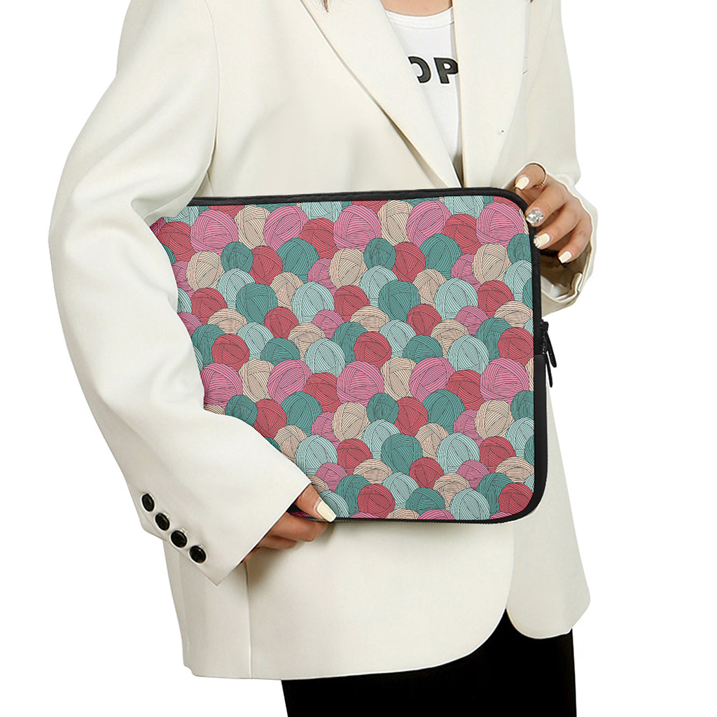 Yarn Balls Pattern Print Laptop Sleeve