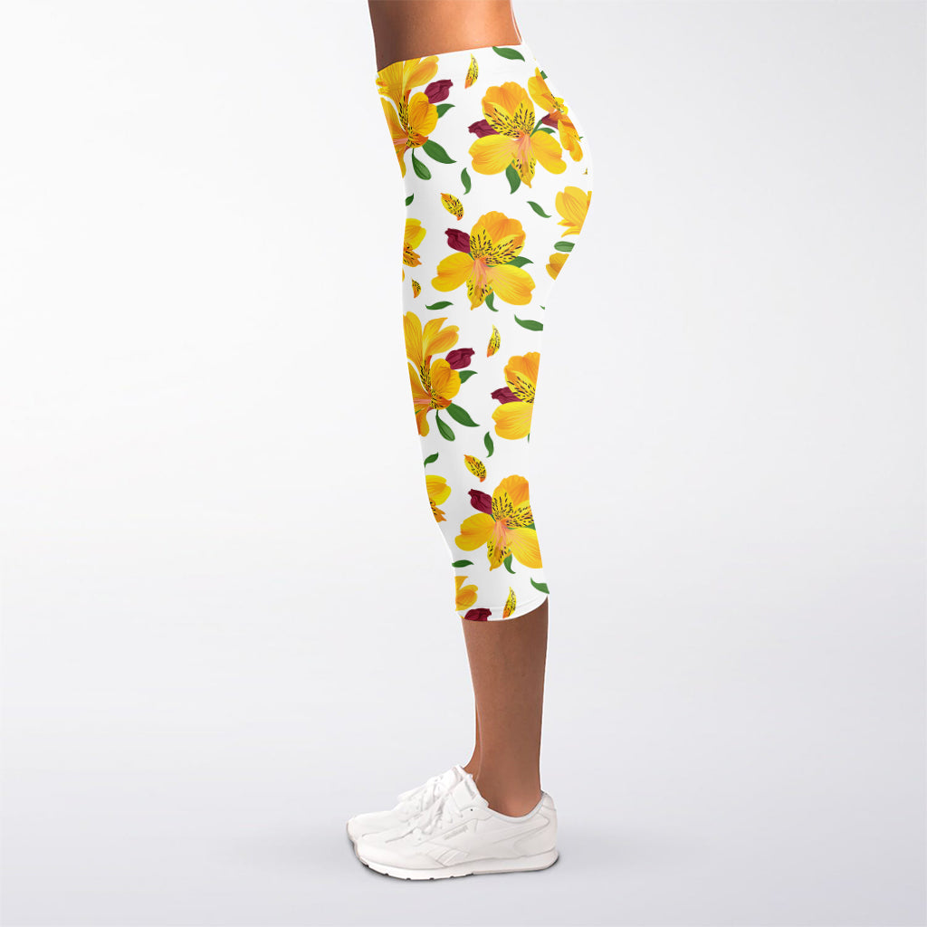 Yellow Alstroemeria Pattern Print Women's Capri Leggings