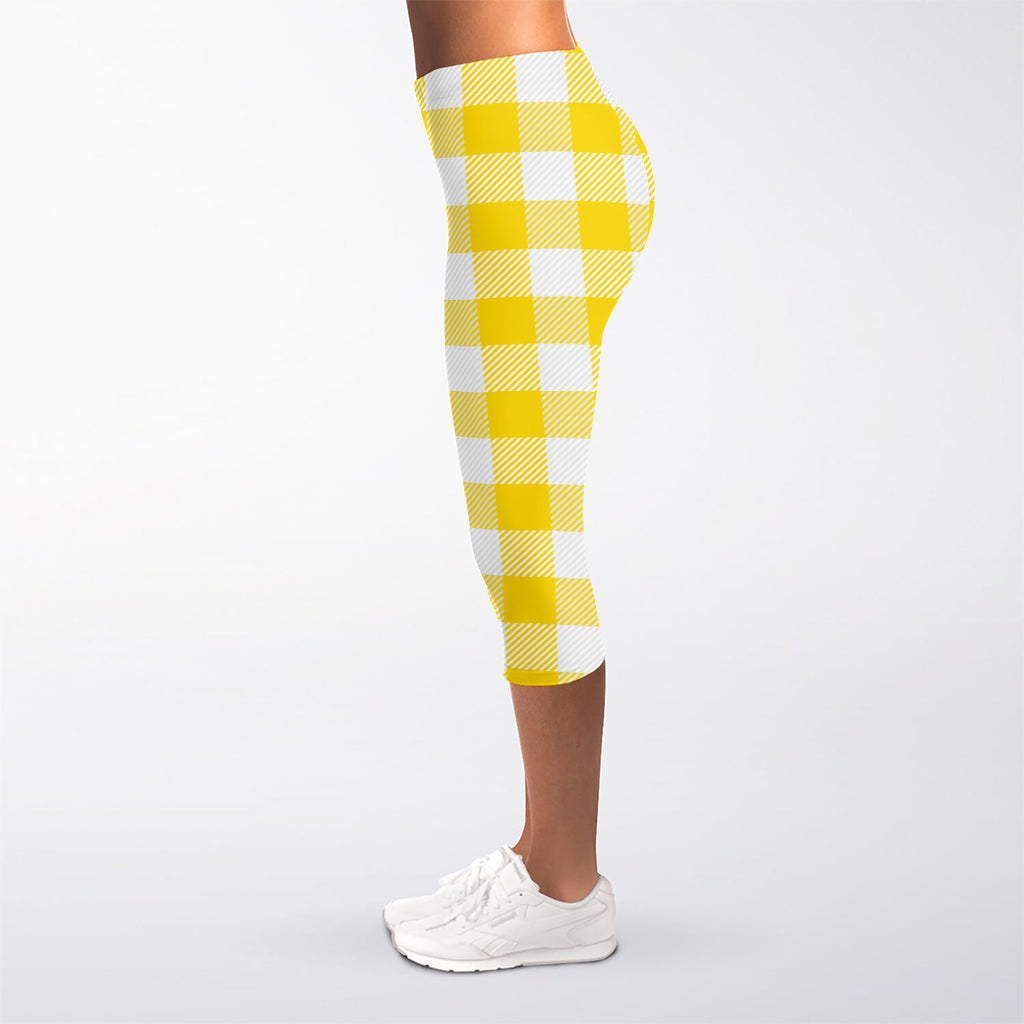 Yellow And White Buffalo Check Print Women's Capri Leggings