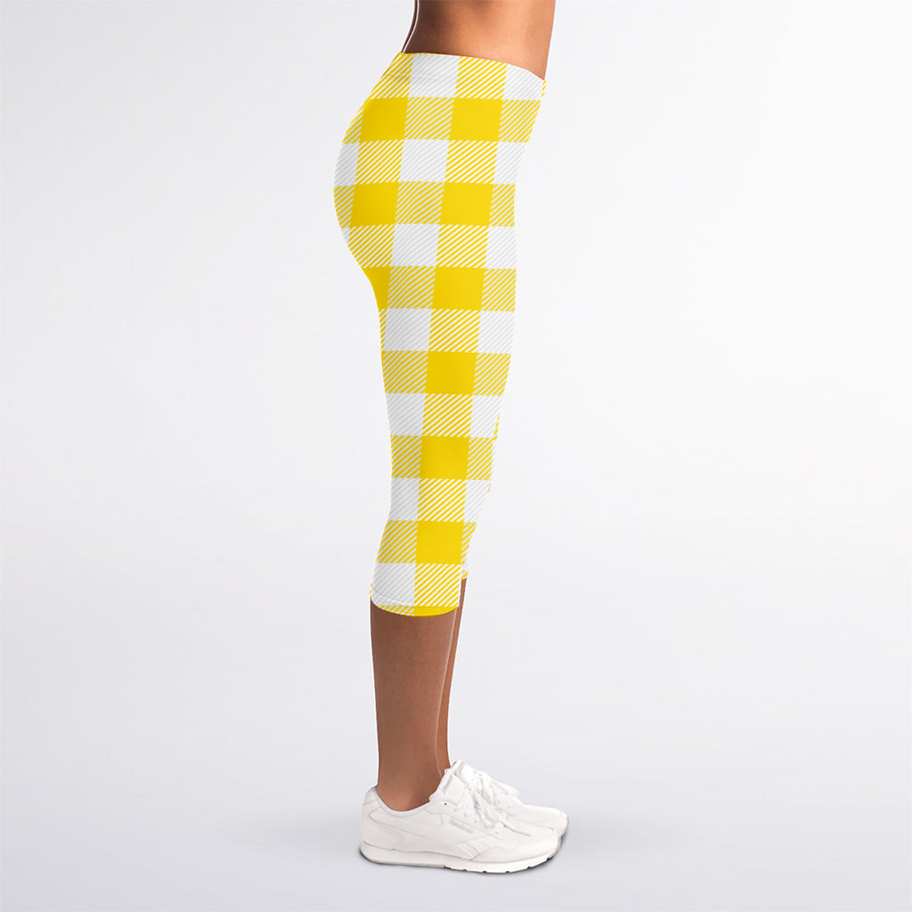Yellow And White Buffalo Check Print Women's Capri Leggings