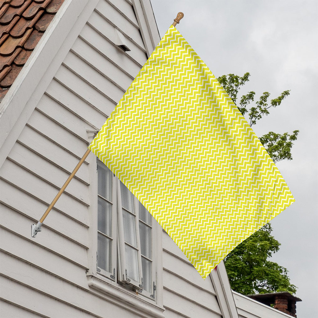 Yellow And White Zigzag Pattern Print House Flag