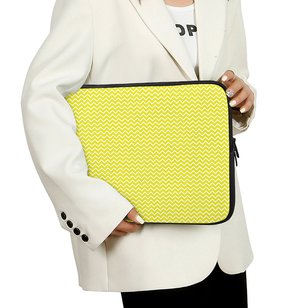 Yellow And White Zigzag Pattern Print Laptop Sleeve