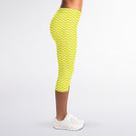 Yellow And White Zigzag Pattern Print Women's Capri Leggings