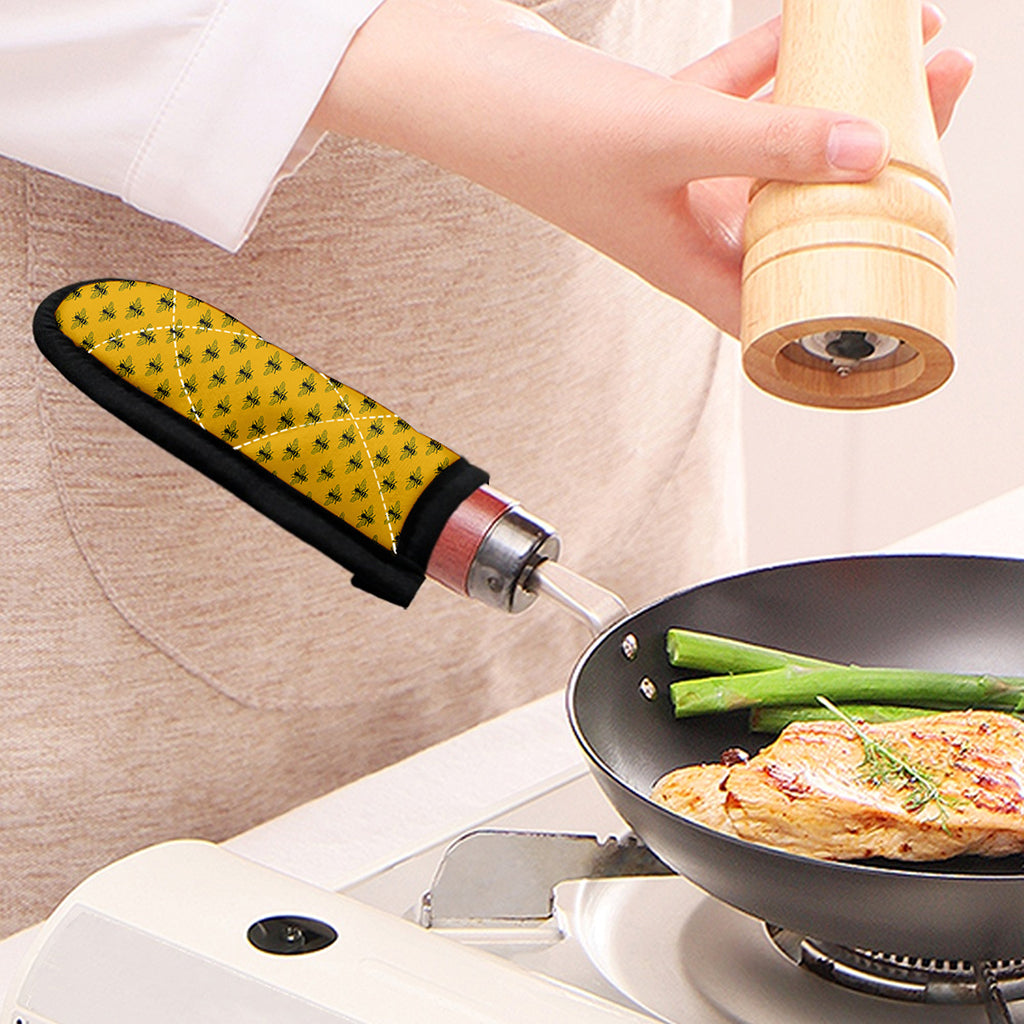 Yellow Bee Pattern Print Skillet Handle Cover