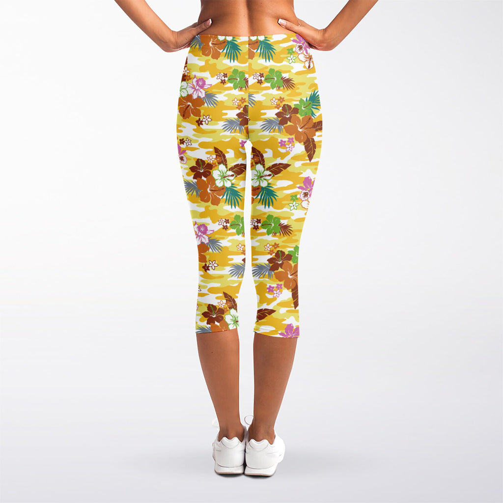 Yellow Camo And Hibiscus Flower Print Women's Capri Leggings