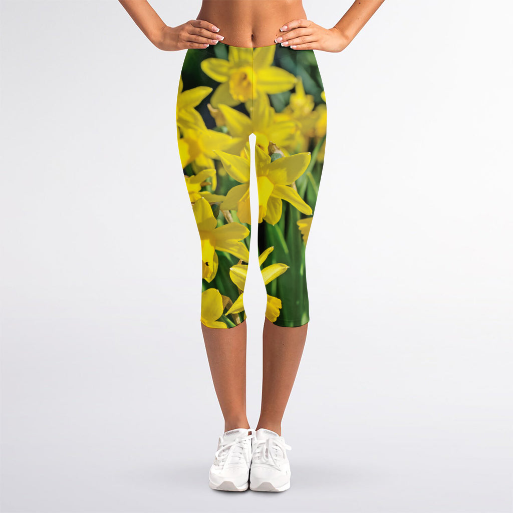 Yellow Daffodil Flower Print Women's Capri Leggings