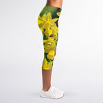 Yellow Daffodil Flower Print Women's Capri Leggings