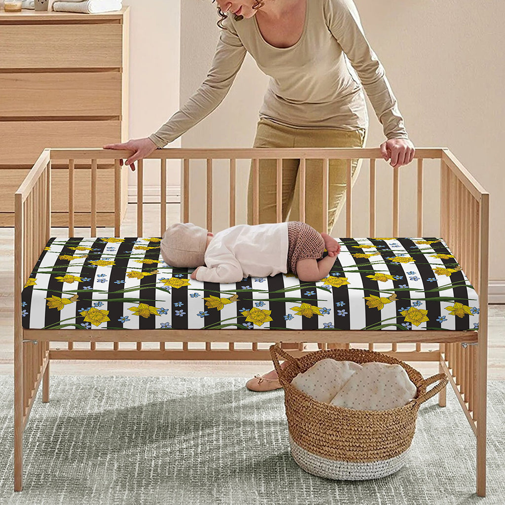 Yellow Daffodil Striped Pattern Print Baby Crib Sheet