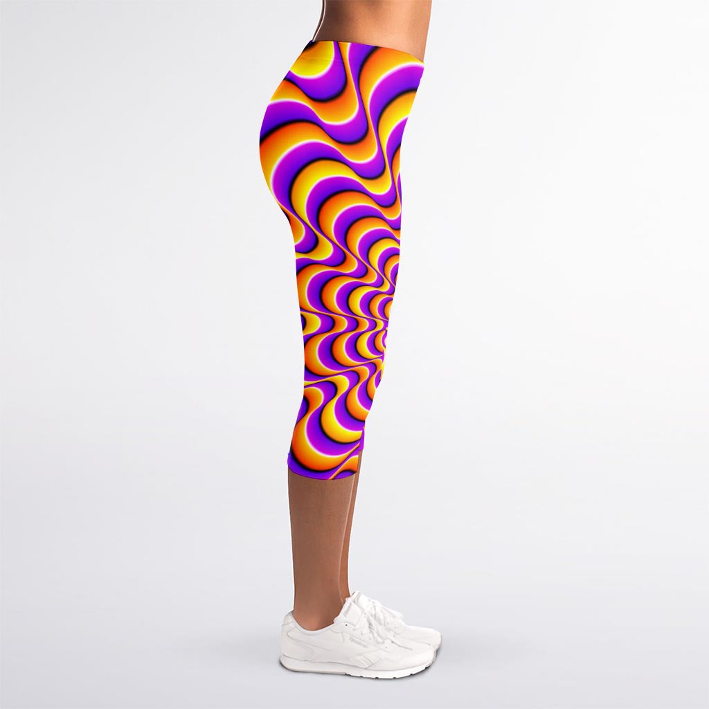 Yellow Splashing Moving Optical Illusion Women's Capri Leggings