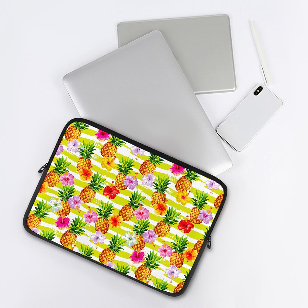 Yellow Striped Pineapple Pattern Print Laptop Sleeve