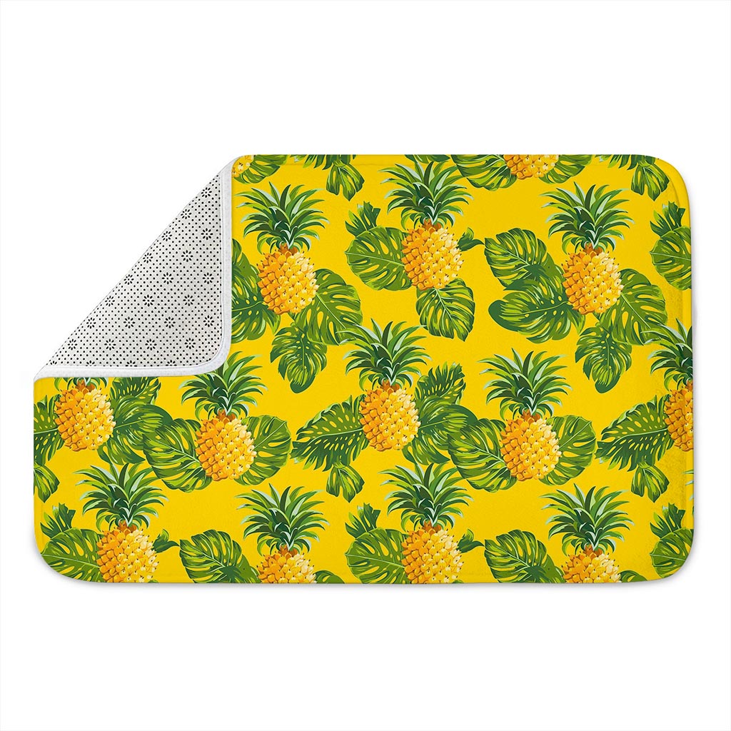 Yellow Tropical Pineapple Pattern Print Indoor Door Mat