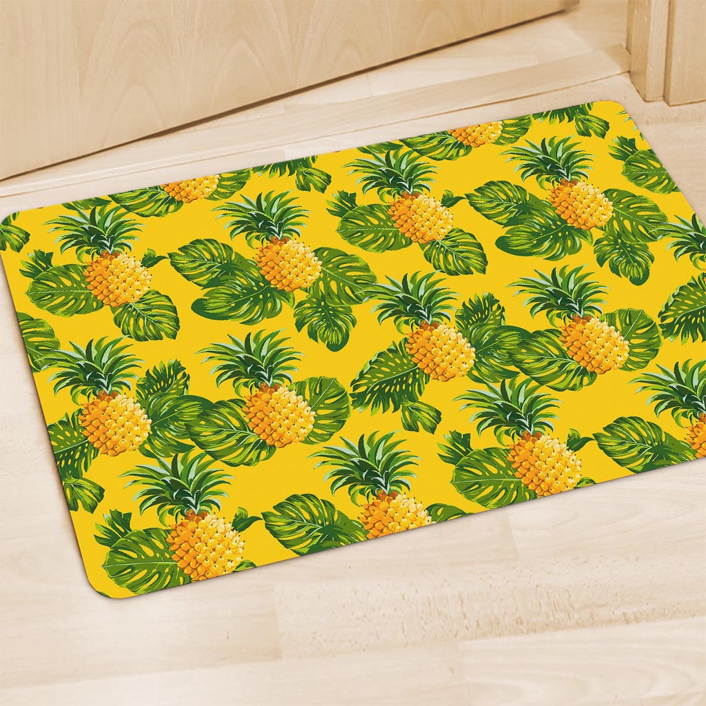 Yellow Tropical Pineapple Pattern Print Polyester Doormat