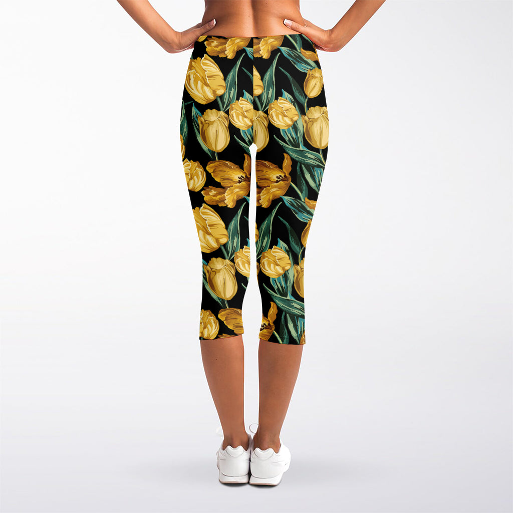 Yellow Tulip Floral Pattern Print Women's Capri Leggings