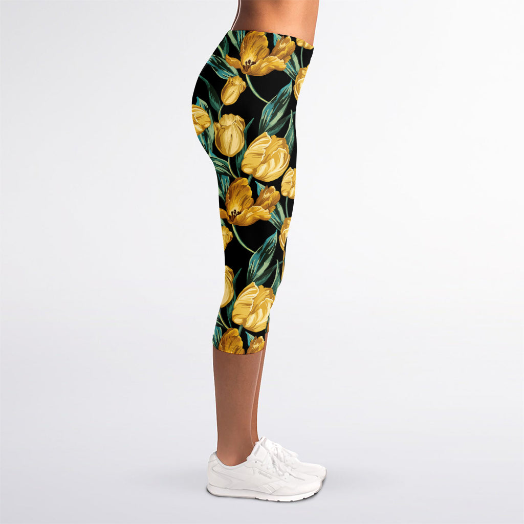Yellow Tulip Floral Pattern Print Women's Capri Leggings