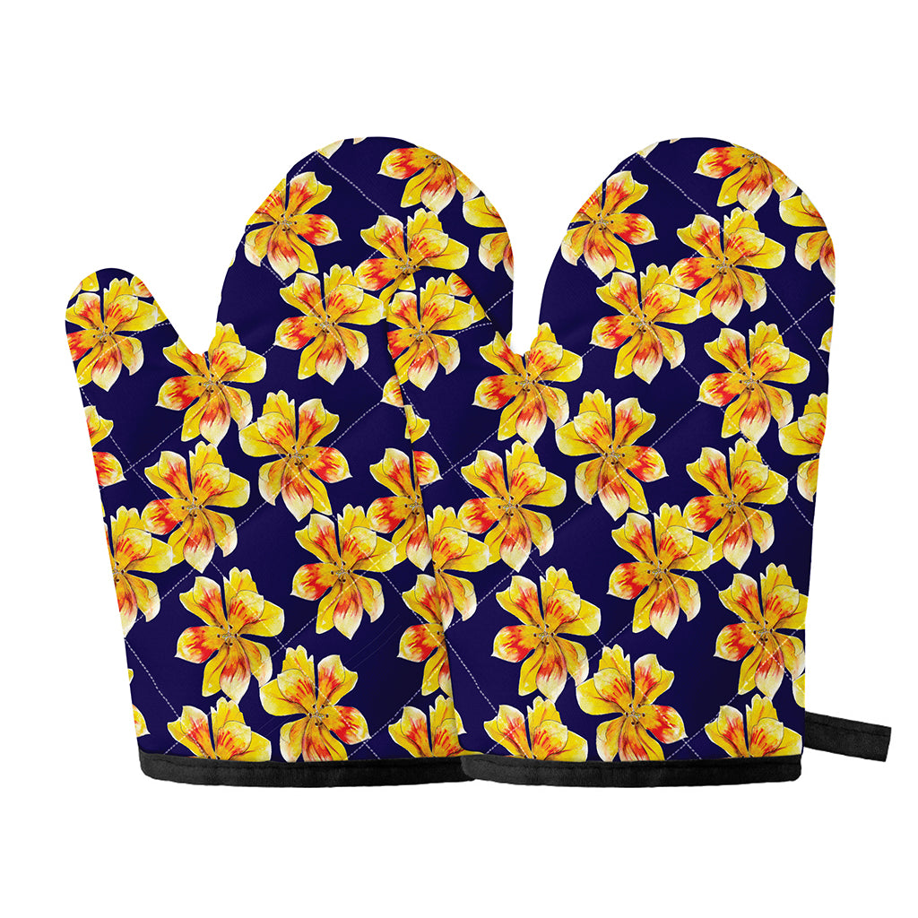 Yellow Watercolor Lily Pattern Print Oven Mitts
