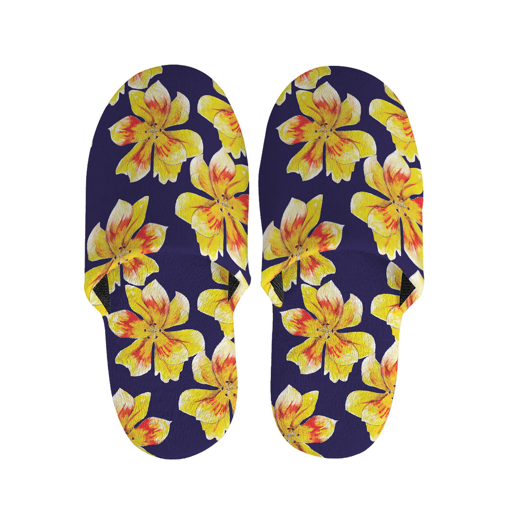 Yellow Watercolor Lily Pattern Print Slippers