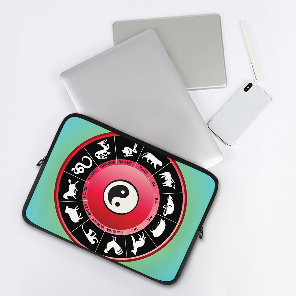 Yin Yang Chinese Zodiac Signs Print Laptop Sleeve