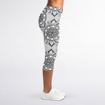 Zentangle Floral Pattern Print Women's Capri Leggings