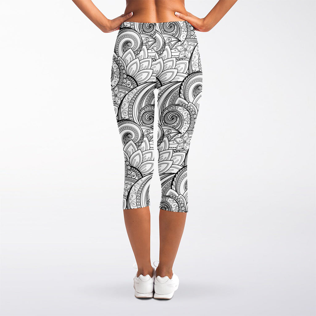 Zentangle Flower Pattern Print Women's Capri Leggings