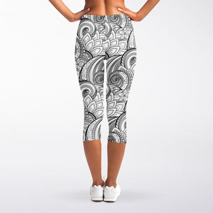 Zentangle Flower Pattern Print Women's Capri Leggings