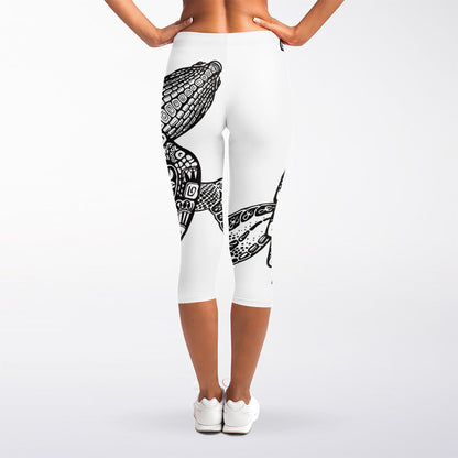 Zentangle Sea Turtle Print Women's Capri Leggings