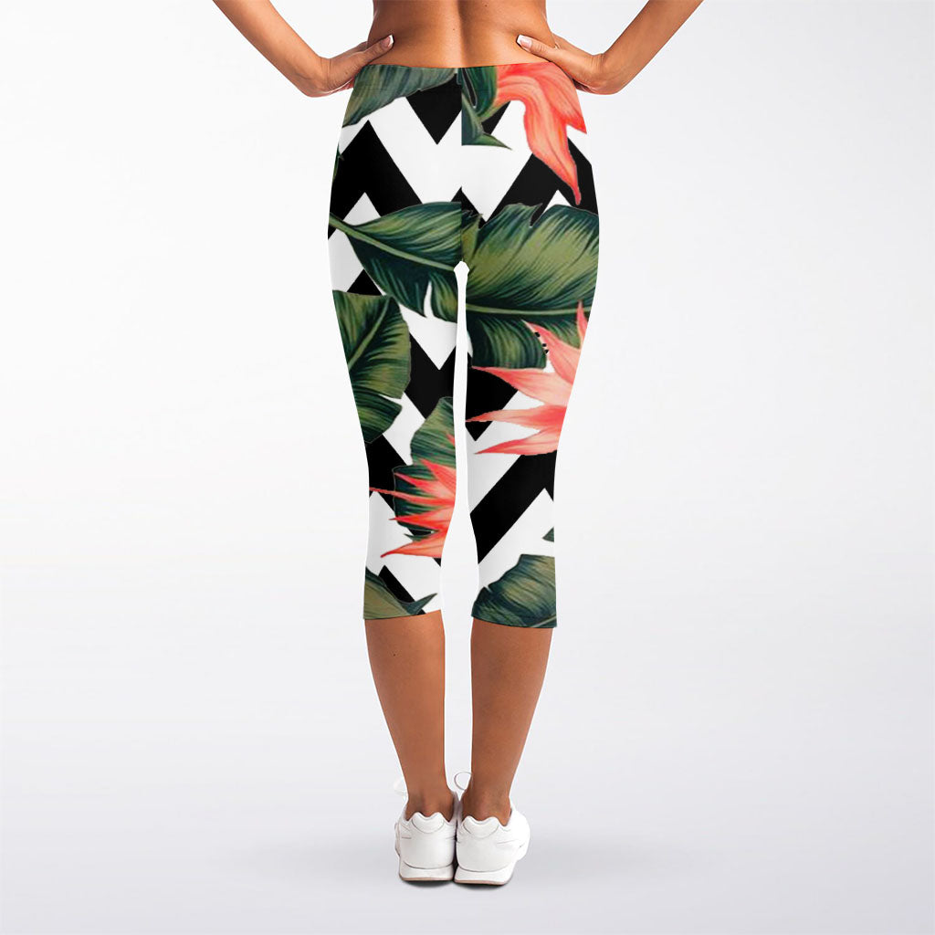 Zig Zag Tropical Pattern Print Women's Capri Leggings