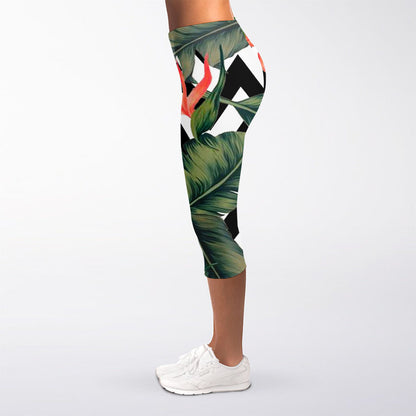 Zig Zag Tropical Pattern Print Women's Capri Leggings