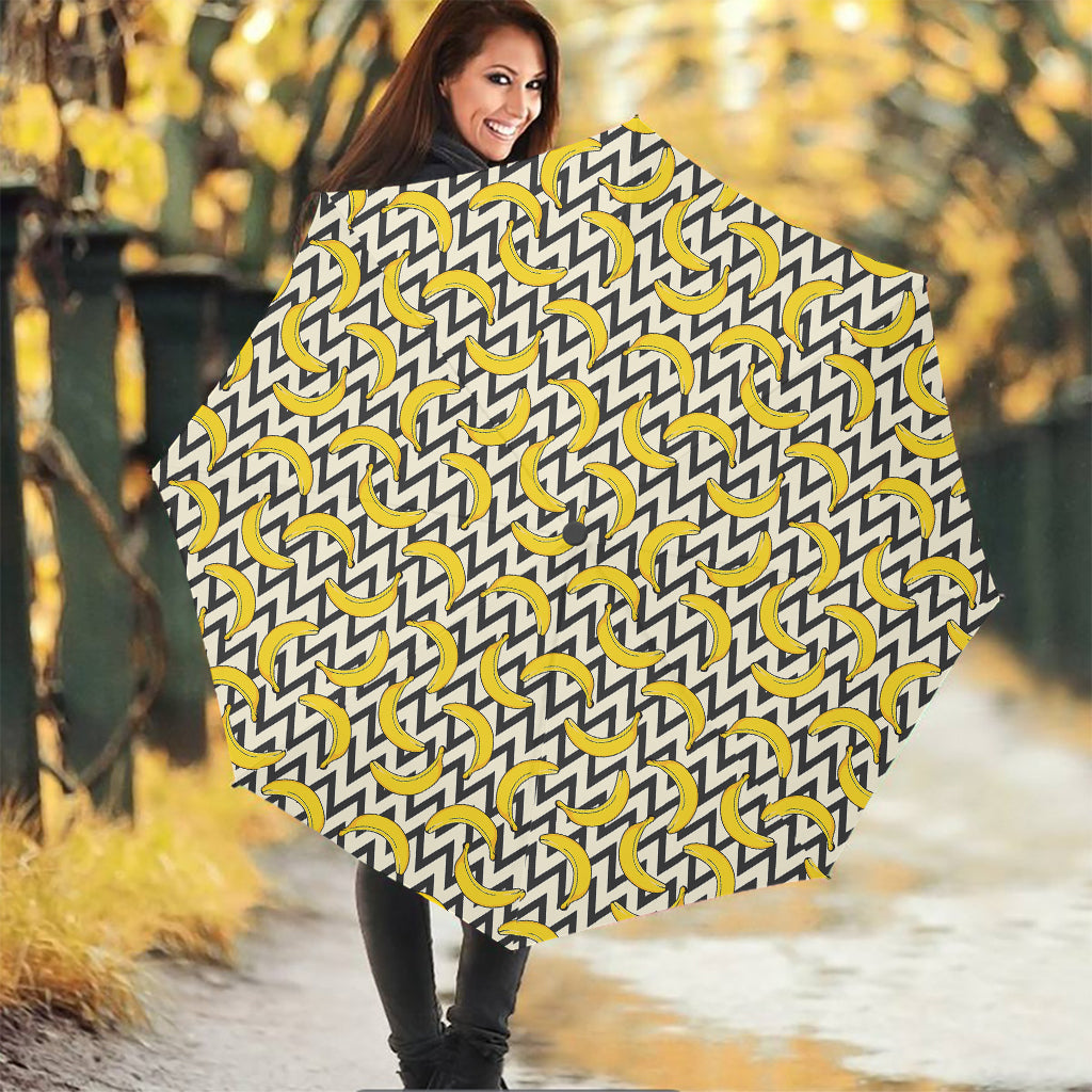 Zigzag Banana Pattern Print Foldable Umbrella