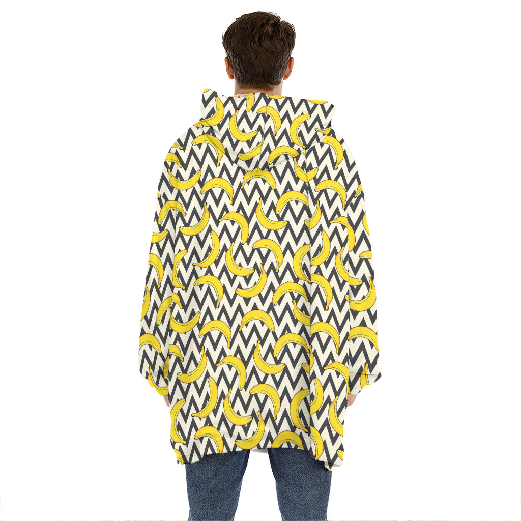 Zigzag Banana Pattern Print Hoodie Blanket