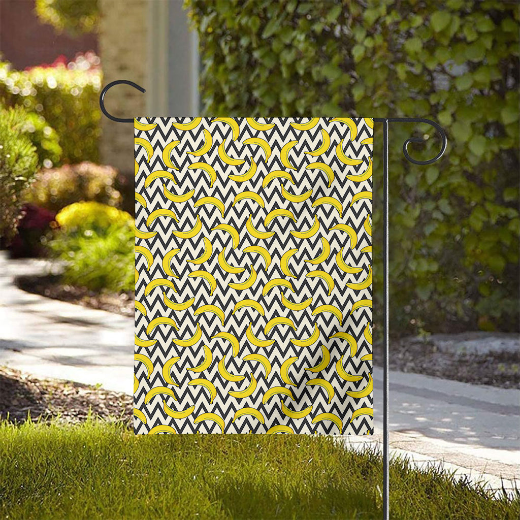 Zigzag Banana Pattern Print House Flag