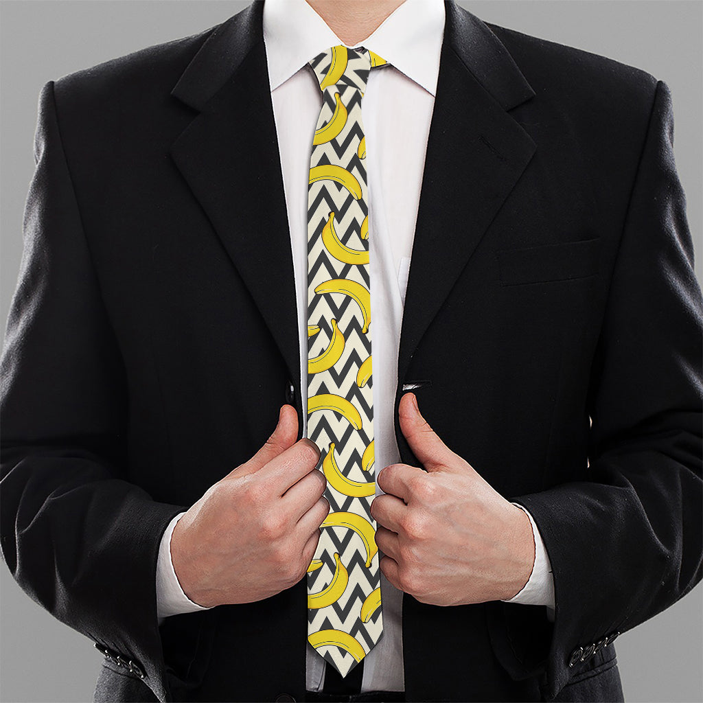 Zigzag Banana Pattern Print Necktie