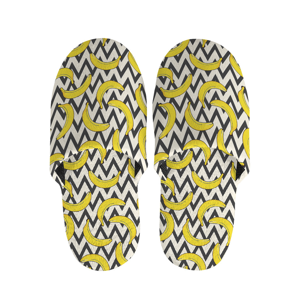Zigzag Banana Pattern Print Slippers