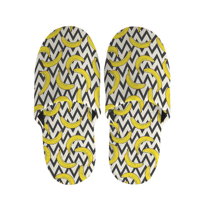 Zigzag Banana Pattern Print Slippers
