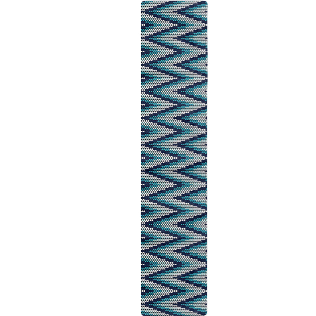 Zigzag Knitted Pattern Print Table Runner