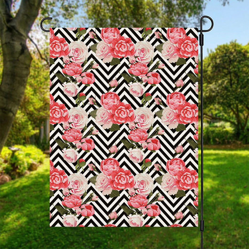 Zigzag Peony And Rose Pattern Print Garden Flag