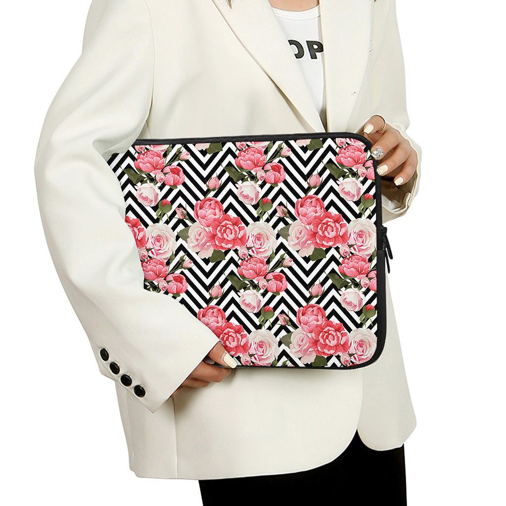 Zigzag Peony And Rose Pattern Print Laptop Sleeve