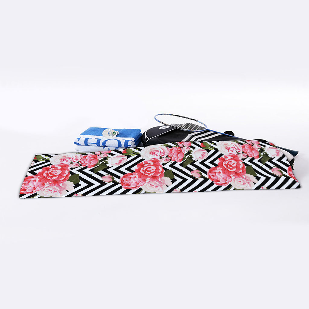 Zigzag Peony And Rose Pattern Print Sports Towel