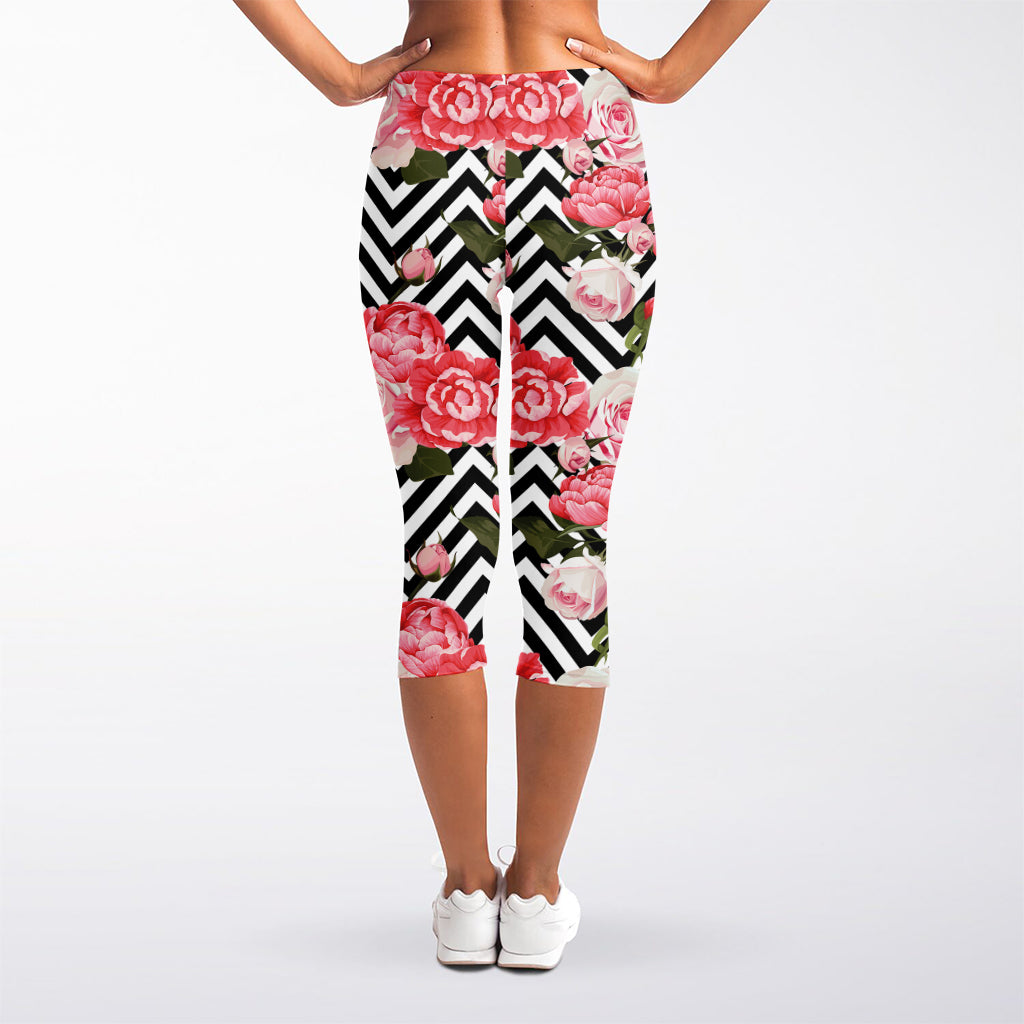 Zigzag Peony And Rose Pattern Print Women's Capri Leggings