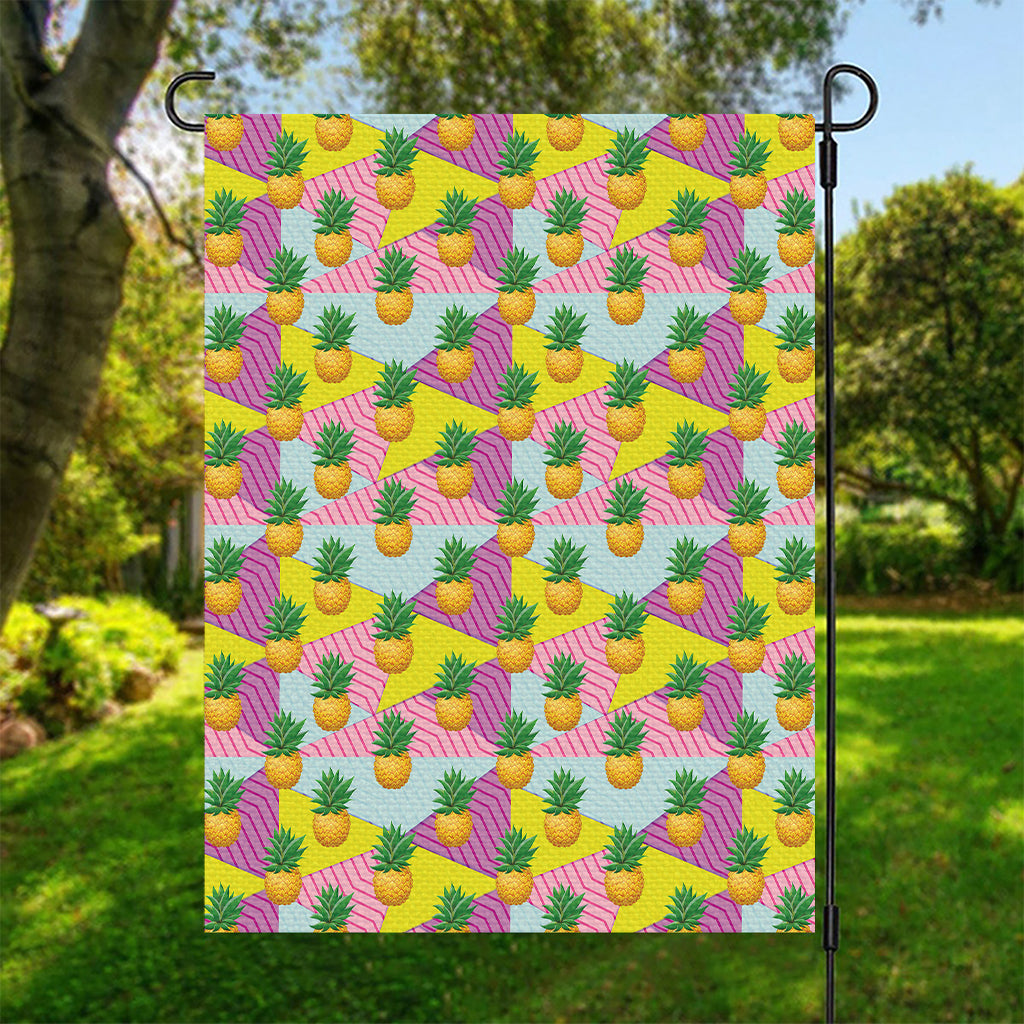 Zigzag Pineapple Pattern Print Garden Flag