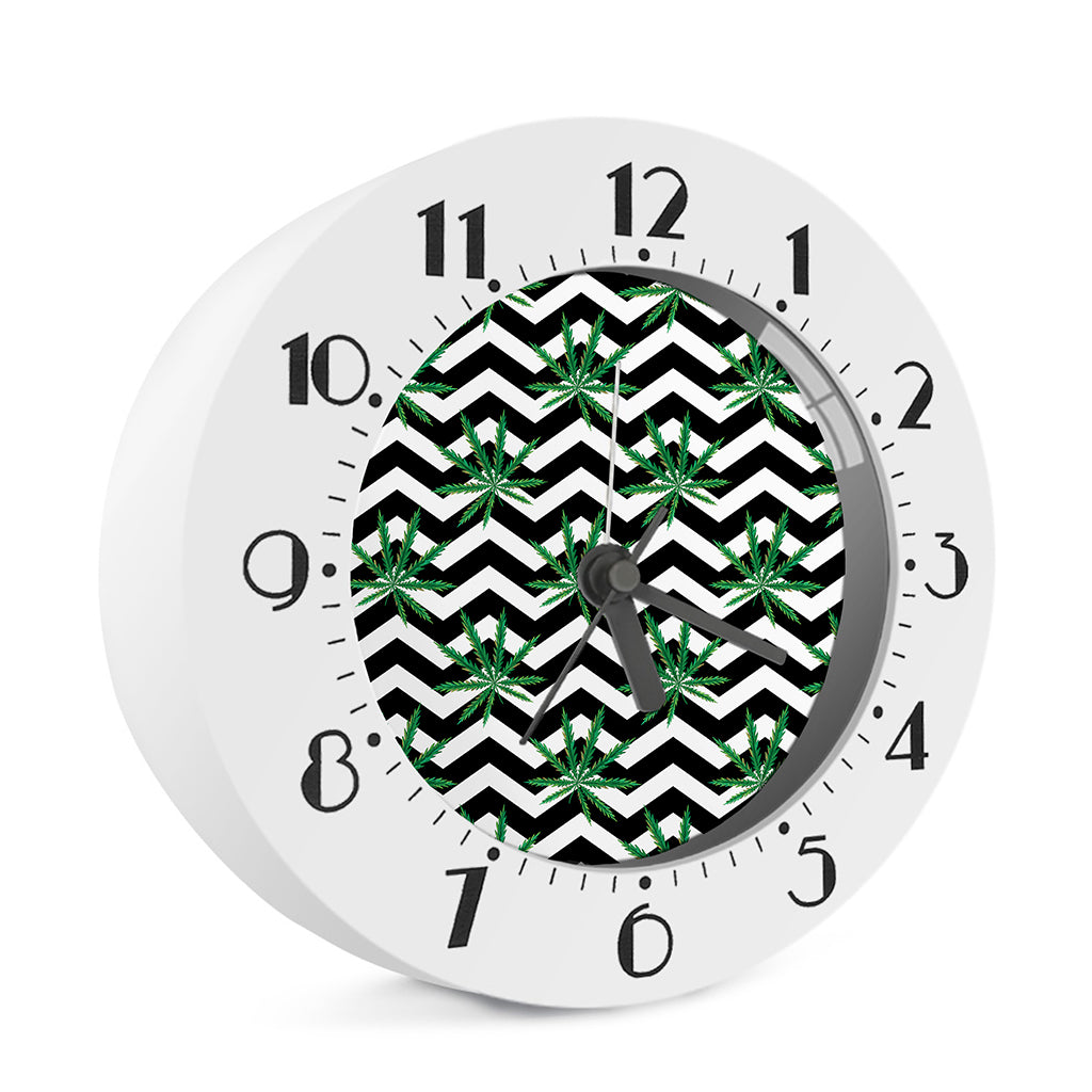 Zigzag Weed Pattern Print Alarm Clock