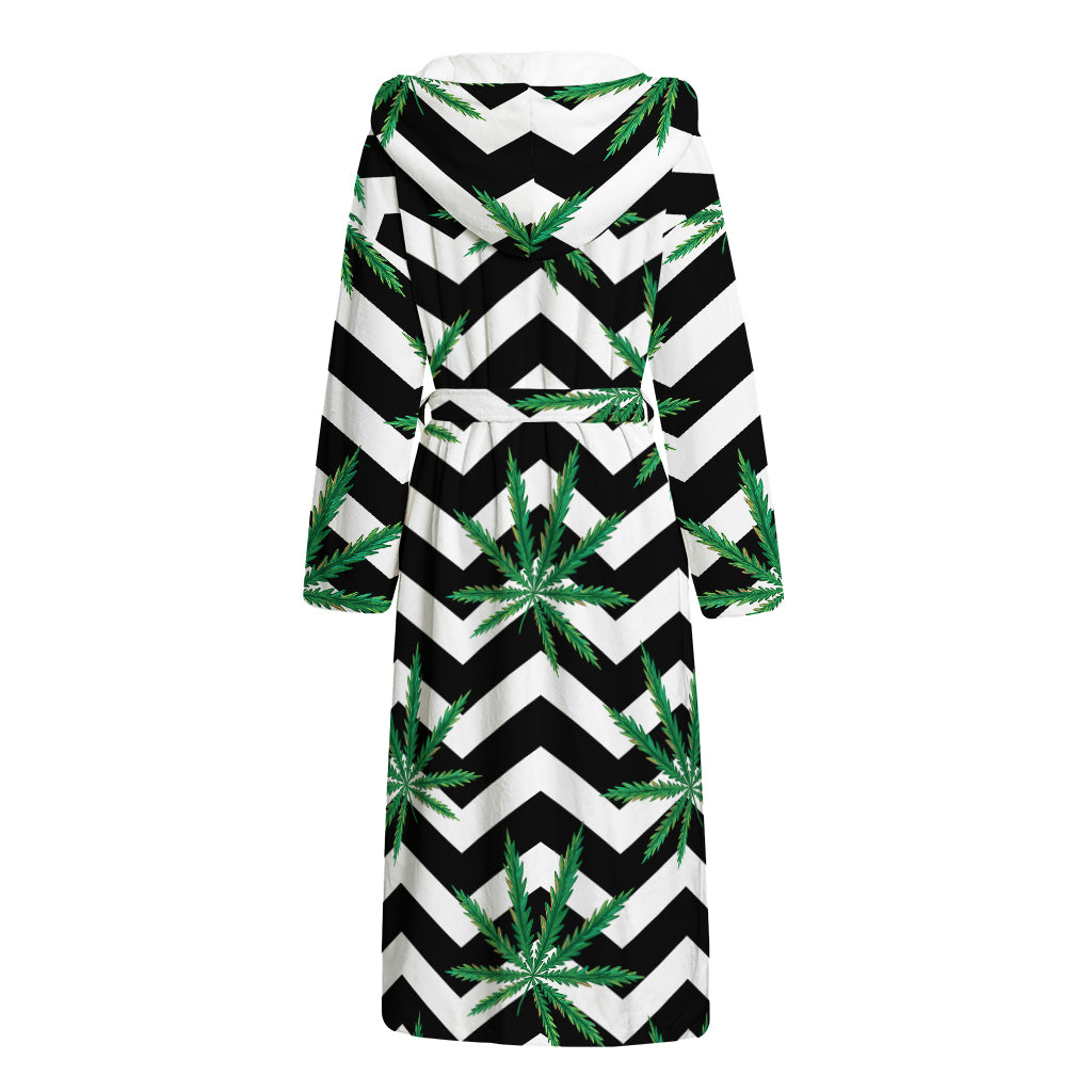 Zigzag Weed Pattern Print Hooded Bathrobe