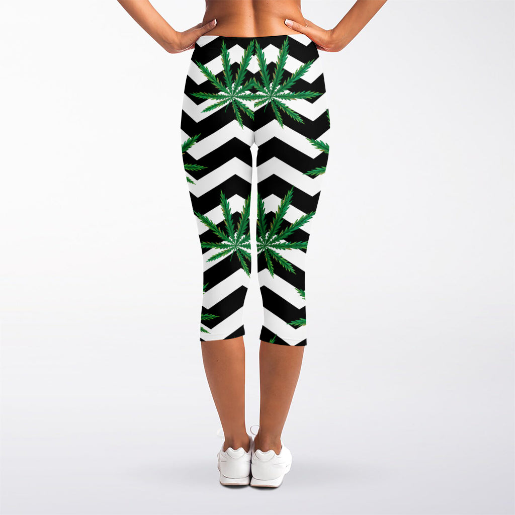 Zigzag Weed Pattern Print Women's Capri Leggings
