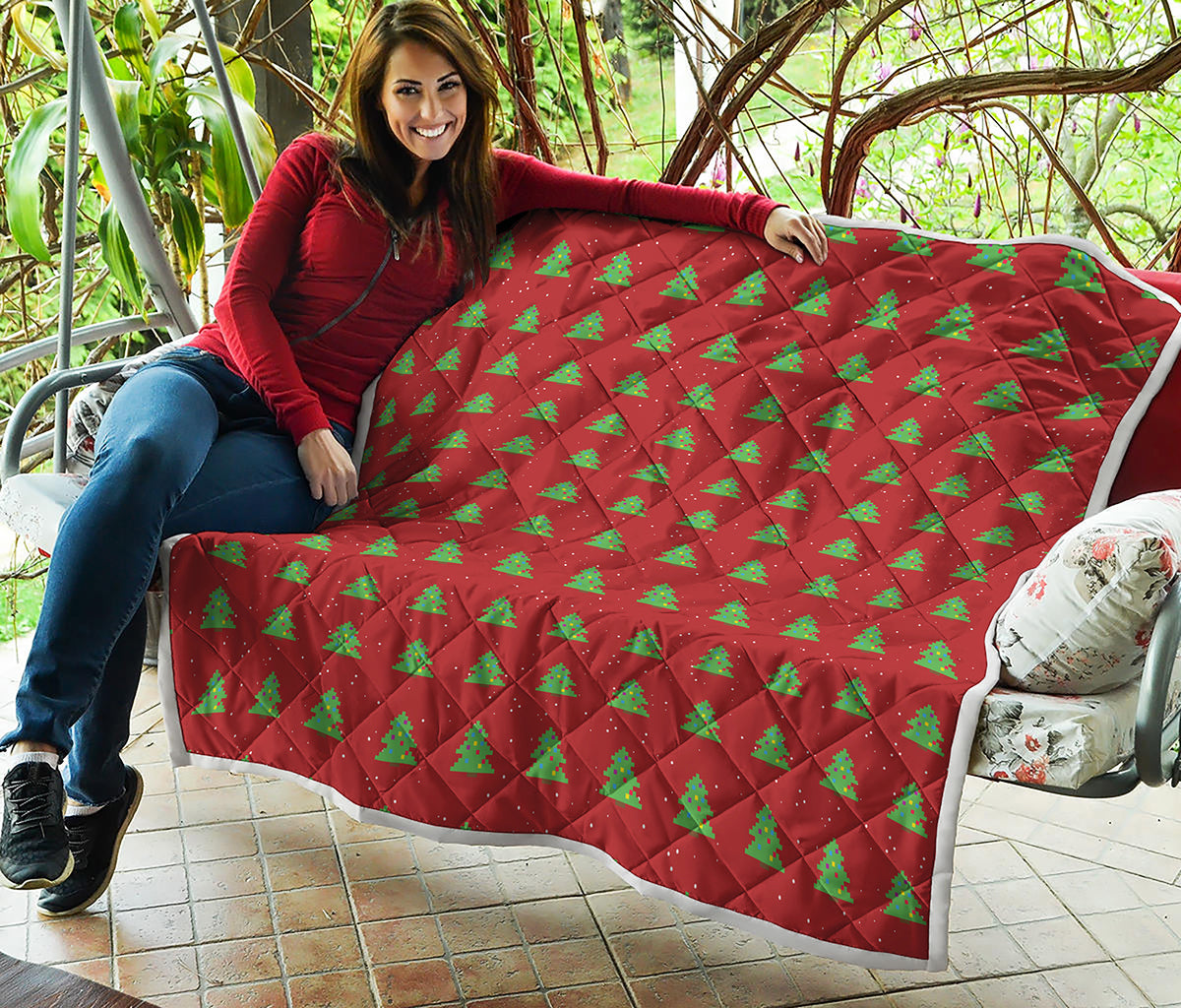 8-Bit Pixel Christmas Tree Pattern Print Quilt