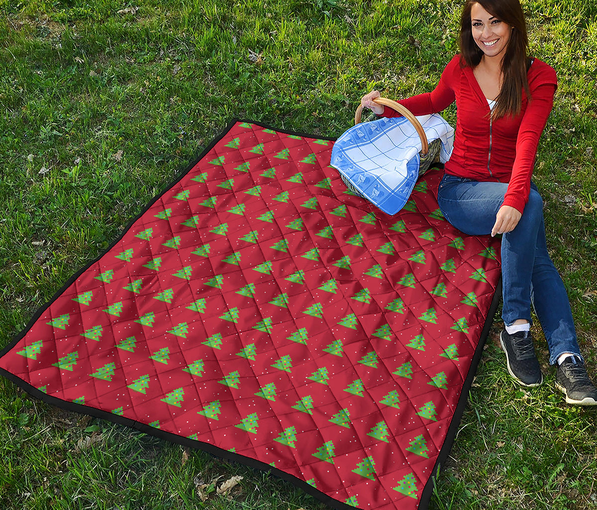 8-Bit Pixel Christmas Tree Pattern Print Quilt